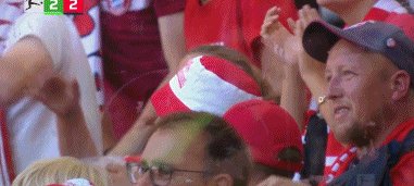 1724597939984097563.gif 狼拜65乌龙.gif